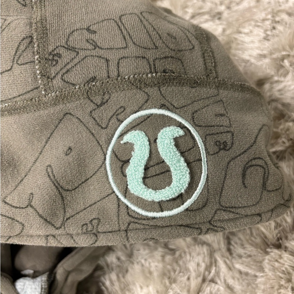Lululemon Scuba hoodie - Picture 8 of 8